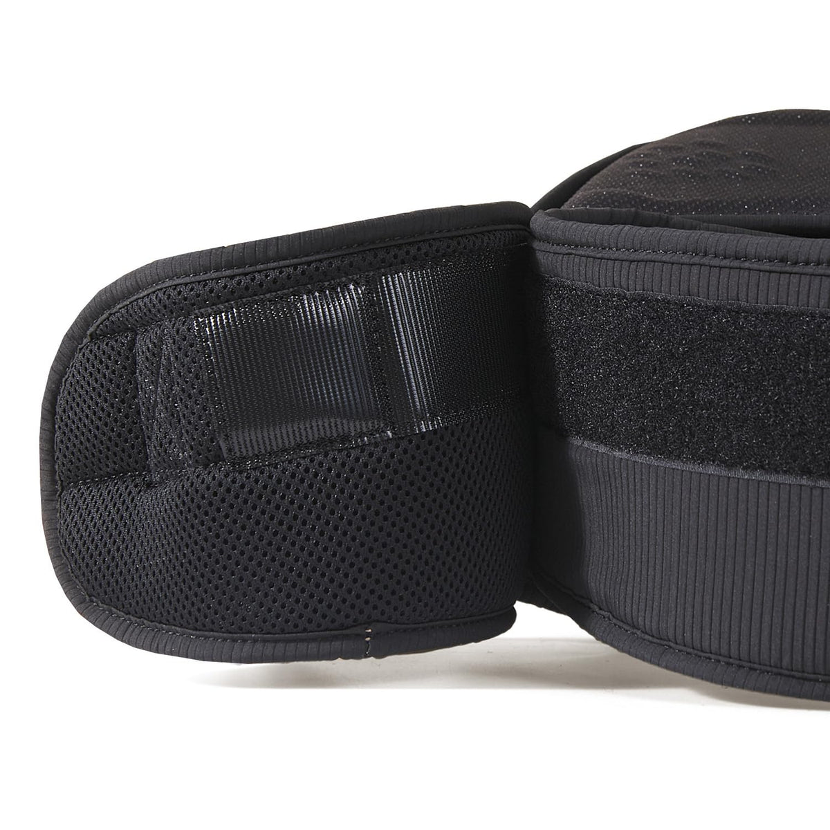 (Black)